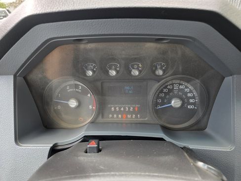 Used 2016 Ford F550 2WD Regular Cab Super Duty image 19