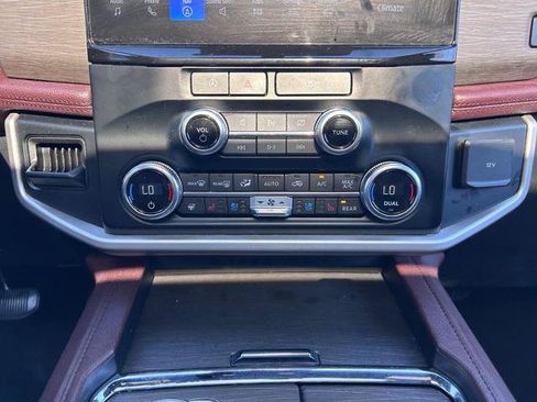 Certified 2024 Ford Expedition Limited AWD/4WD image 19