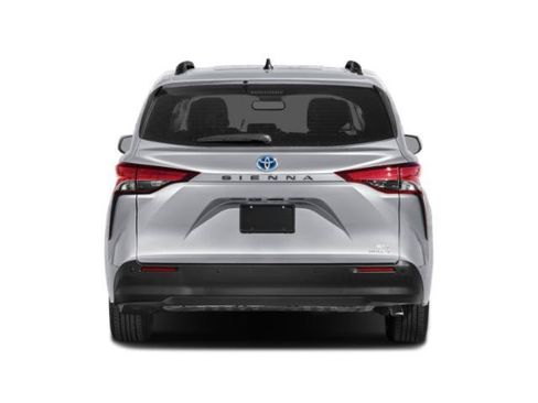 Used 2022 Toyota Sienna XLE w/ XLE Plus Package FWD image 5