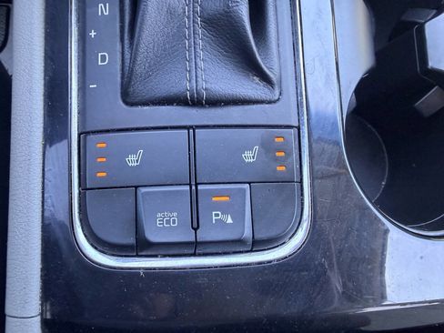 Used 2018 Kia Sedona EX FWD image 39