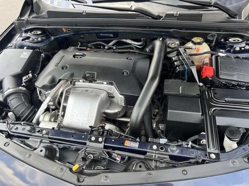 Used 2018 Chevrolet Malibu Premier w/ Premier Sun and Wheel Package FWD image 9