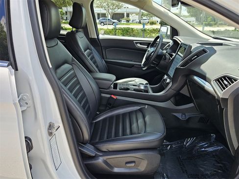 Used 2024 Ford Edge SEL image 11