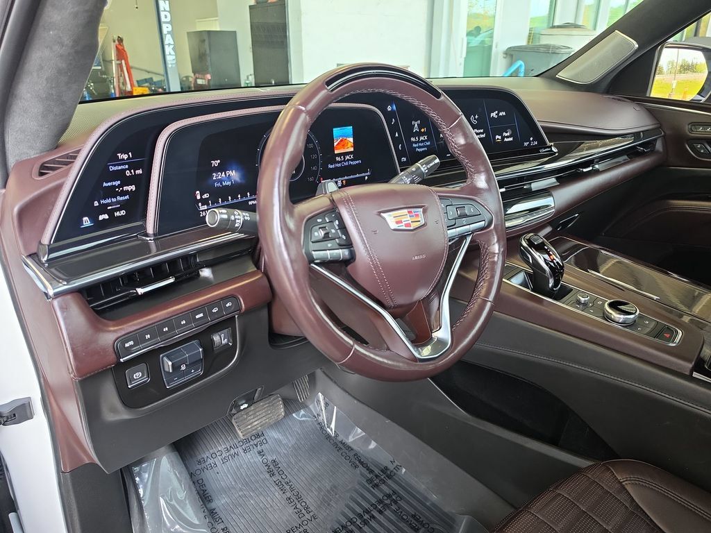 Certified 2024 Cadillac Escalade Sport Platinum w/ Heavy-Duty Trailer Package AWD/4WD image 11