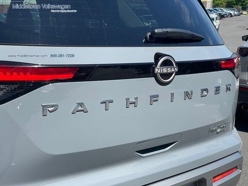 Used 2023 Nissan Pathfinder Platinum AWD/4WD image 28