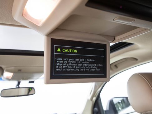 Used 2013 Toyota Sequoia Platinum AWD/4WD image 19