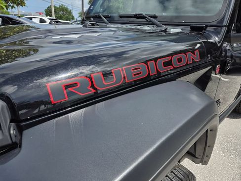 Used 2024 Jeep Wrangler Unlimited Rubicon AWD/4WD image 19