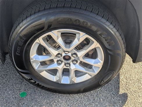 Used 2019 Chevrolet Traverse LT image 11