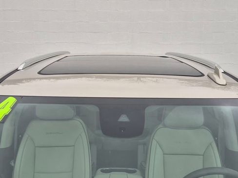 Used 2024 GMC Yukon Denali w/ Advanced Technology Package AWD/4WD image 17
