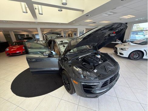 Used 2017 Porsche Macan GTS AWD/4WD image 38