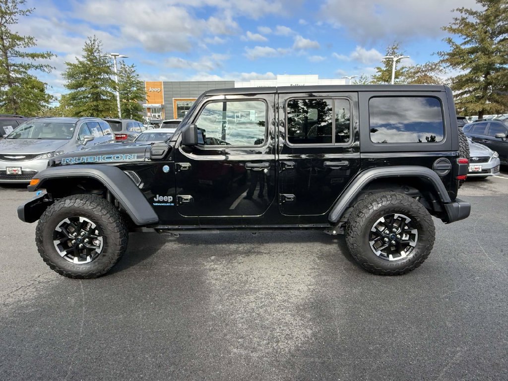 Used 2024 Jeep Wrangler Unlimited Rubicon 4xe w/ Convenience Group AWD/4WD image 4