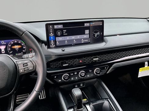 Used 2025 Honda Accord Sport image 10
