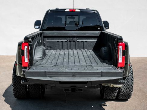 Used 2025 Ford F450 Platinum w/ Platinum Plus Package AWD/4WD image 51