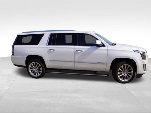 Used 2018 Cadillac Escalade ESV Premium Luxury AWD/4WD image 2