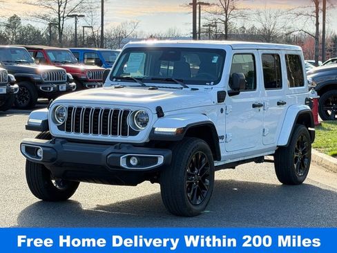 Used 2025 Jeep Wrangler Unlimited Sahara w/ Safety Group image 2