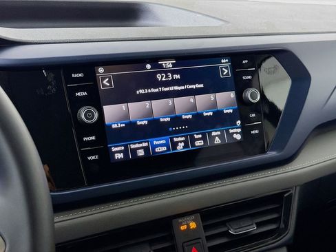 Used 2024 Volkswagen Taos SE image 17