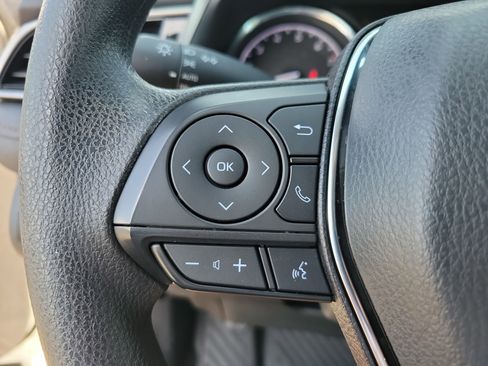 Used 2020 Toyota Camry LE image 13