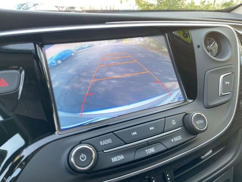 Used 2018 Buick Envision Essence image 19