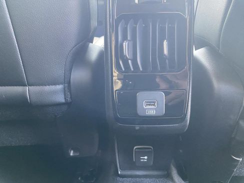 Used 2022 Jeep Compass Limited image 31