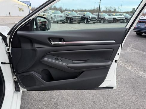 Used 2022 Nissan Altima 2.5 SV image 19