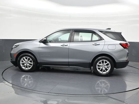 Used 2024 Chevrolet Equinox LS FWD image 2