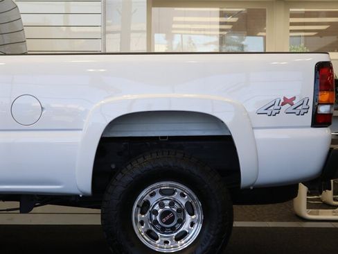 Used 2005 GMC Sierra 2500 SLE w/ Heavy-Duty Power Package AWD/4WD image 50