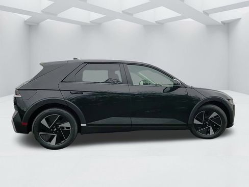 New 2025 Hyundai Ioniq 5 SE image 4