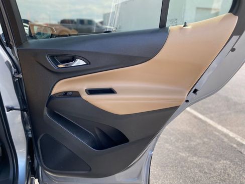 Used 2023 Chevrolet Equinox Premier image 13