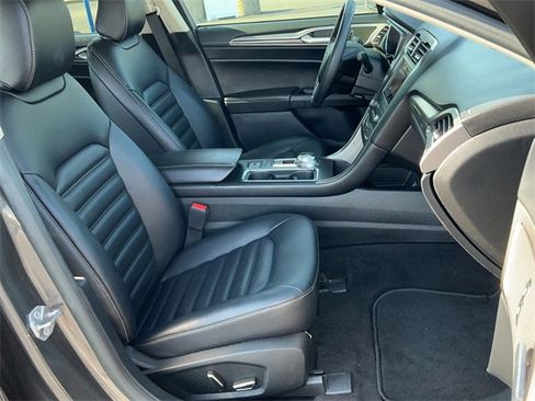 Used 2020 Ford Fusion SEL image 17