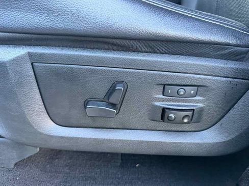 Used 2018 RAM 1500 Laramie w/ Convenience Group image 11