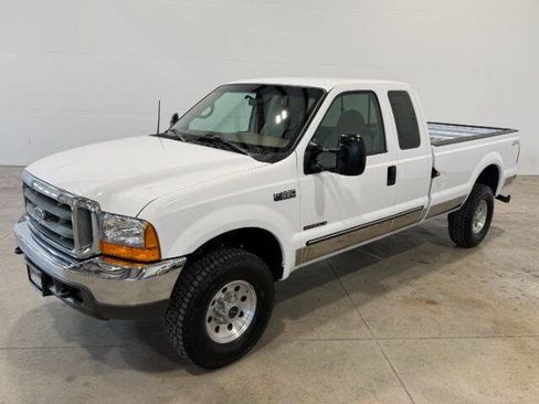 Used 2000 Ford F350 XLT image 2