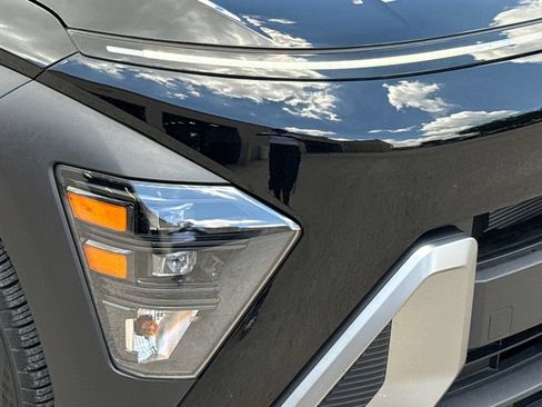 Used 2025 Hyundai Kona SEL FWD image 4
