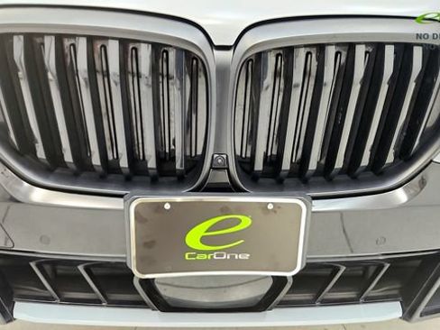 Used 2025 BMW X5 xDrive40i w/ M Sport Package AWD/4WD image 23