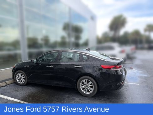 Used 2017 Kia Optima LX FWD image 3