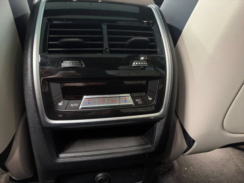 Used 2022 BMW X5 xDrive40i w/ M Sport Package AWD/4WD image 27