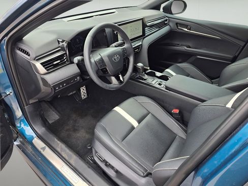 Used 2026 Toyota Camry SE w/ Multimedia Upgrade Package FWD image 22