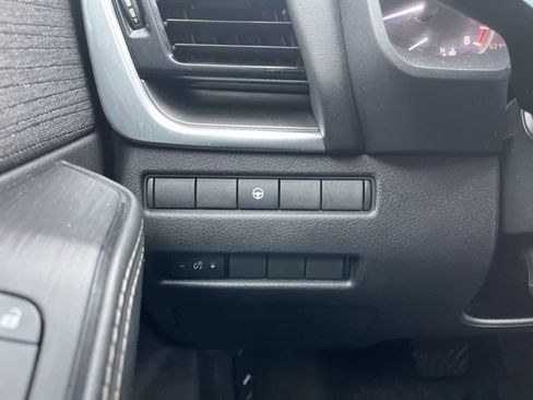 Used 2021 Nissan Rogue SV image 19