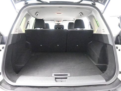 Used 2023 Nissan Rogue SV image 24