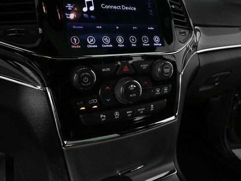 Used 2020 Jeep Grand Cherokee Trailhawk AWD/4WD image 14