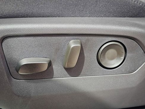 New 2026 GMC Sierra 1500 Elevation image 16