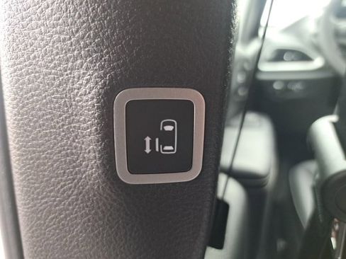 New 2026 Chrysler Pacifica Select image 16