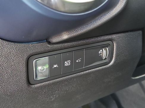 Used 2024 Chevrolet Equinox EV LT FWD image 17