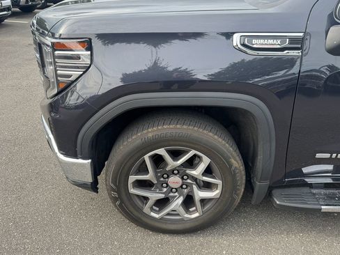 Used 2023 GMC Sierra 1500 SLT w/ SLT Premium Package AWD/4WD image 9