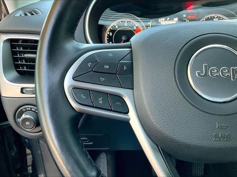 Used 2021 Jeep Cherokee Latitude Plus image 22