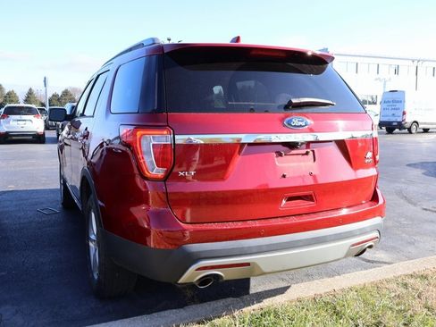 Used 2017 Ford Explorer XLT w/ Equipment Group 202A image 21