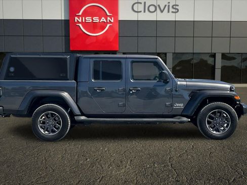 Used 2022 Jeep Gladiator Overland w/ Popular Equipment Package AWD/4WD image 9