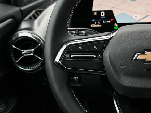 New 2026 Chevrolet Equinox EV LT image 19