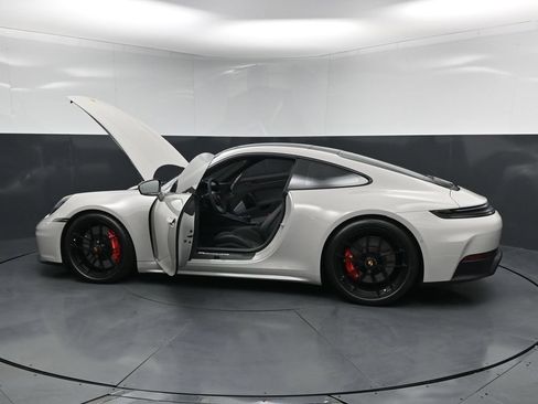 Certified 2026 Porsche 911 Carrera GTS RWD image 32