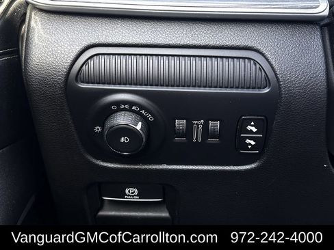 Used 2024 Jeep Wagoneer Series II w/ Flexible Seating Group image 20