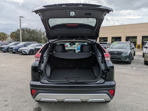 Used 2023 Mitsubishi Eclipse Cross SEL image 13