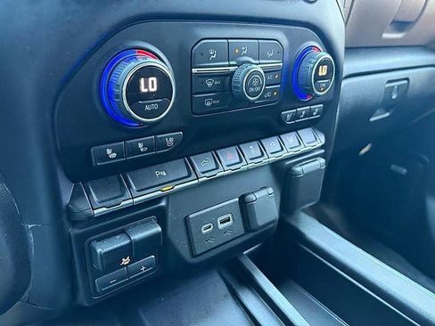 Used 2022 Chevrolet Silverado 1500 High Country image 36